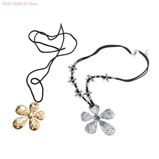 62KE Blossom Pendant Necklace Elegant Floral Clavicle Chain Textured Flower Adjustable Length Neckchain Party Ornament